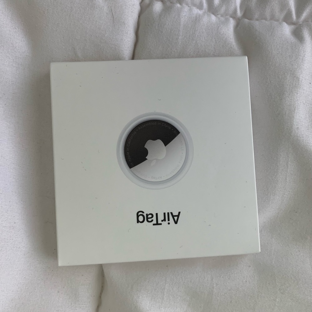 NWOT apple air tag unopened